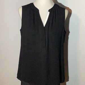 Banana Republic sleeveless tank/blouse,open V neck, flare fit, hidden buttons